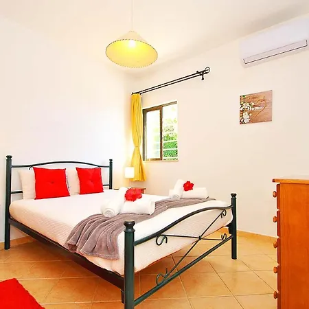 Isis By Algarve Vacation וילה